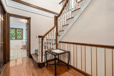 Entry Way - 73 Main St, Sutton, MA 01590 photo 2 of 3