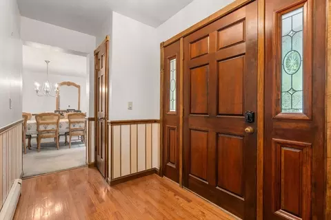 Entry Way - 73 Main St, Sutton, MA 01590 photo 1 of 3