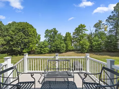 Exterior - 174 Pine St #301, Danvers, MA 01923 photo 3 of 4