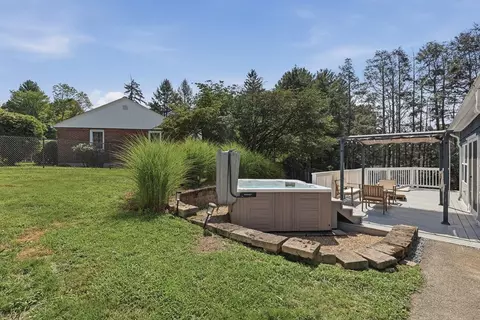 Exterior - 181 Flagg St, Worcester, MA 01609 photo 2 of 8