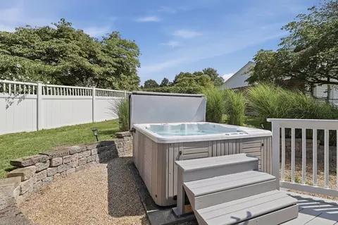 Exterior - 181 Flagg St, Worcester, MA 01609 photo 1 of 8