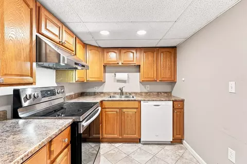 Kitchen - 181 Flagg St, Worcester, MA 01609 photo 5 of 5
