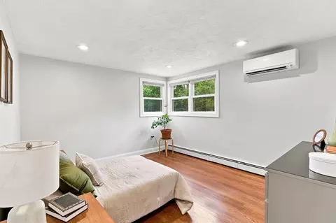 Bedroom - 181 Flagg St, Worcester, MA 01609 photo 1 of 7