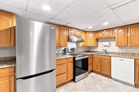 Kitchen - 181 Flagg St, Worcester, MA 01609 photo 4 of 5