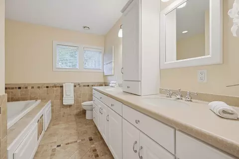 Bath - 178180 West St, Needham, MA 02494 photo 5 of 6