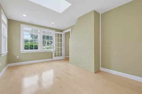 Living - 178180 West St, Needham, MA 02494 photo 3 of 5