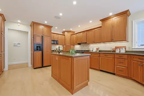 Kitchen - 178180 West St, Needham, MA 02494 photo 2 of 5
