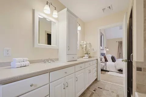 Bath - 178180 West St, Needham, MA 02494 photo 6 of 6