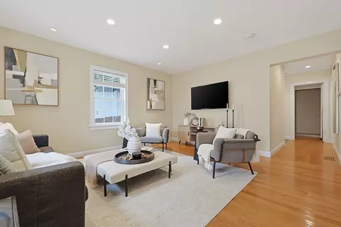 Living - 178180 West St, Needham, MA 02494 photo 5 of 5