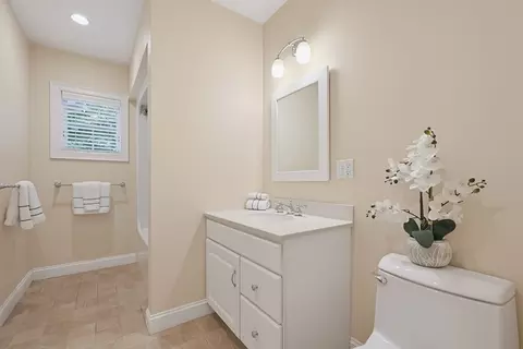 Bath - 178180 West St, Needham, MA 02494 photo 4 of 6