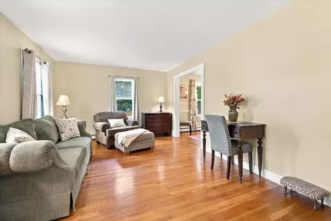 10 Azalea Cir, Dedham, MA 02026 photo 4