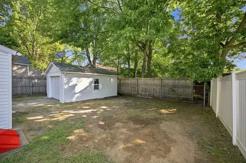 Exterior - 15 Alice St, Springfield, MA 01109 photo 7 of 8