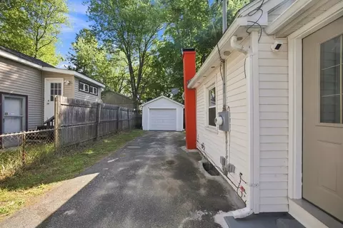 Exterior - 15 Alice St, Springfield, MA 01109 photo 3 of 8