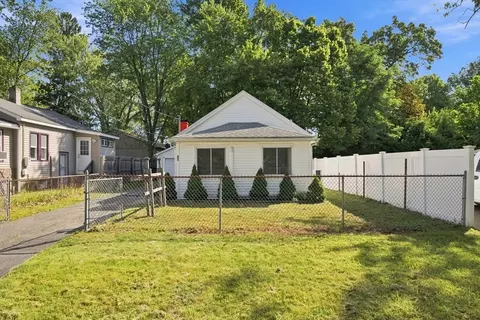 Exterior - 15 Alice St, Springfield, MA 01109 photo 8 of 8