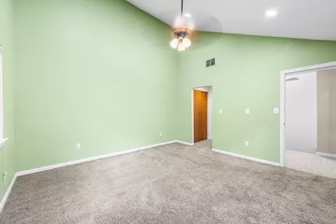 Bedroom - 72 E Bluff Rd #72, Ashland, MA 01721 photo 5 of 6