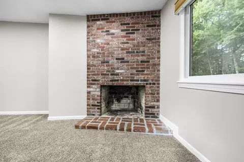 Living - 72 E Bluff Rd #72, Ashland, MA 01721 photo 5 of 8