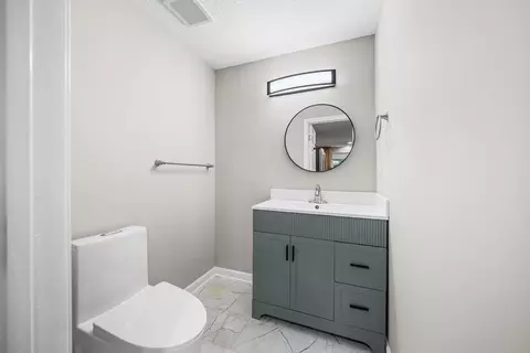 Bath - 72 E Bluff Rd #72, Ashland, MA 01721 photo 1 of 5