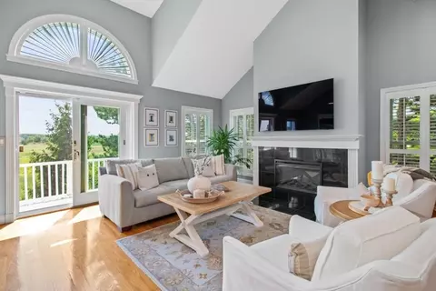 1 Cutter Ln #1, Quincy, MA 02171