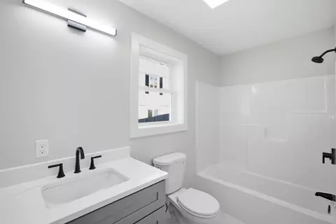 Bath - 18 Bowker St, Worcester, MA 01604 photo 3 of 4