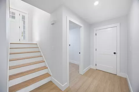 Entry Way - 18 Bowker St, Worcester, MA 01604 photo 3 of 4
