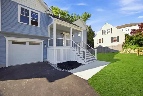 Exterior - 18 Bowker St, Worcester, MA 01604 photo 10 of 11