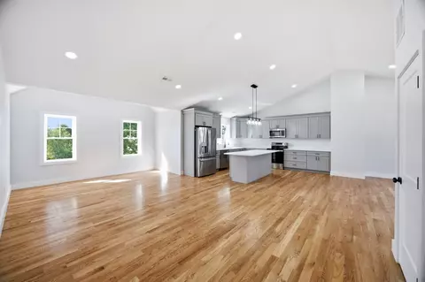 Living - 18 Bowker St, Worcester, MA 01604 photo 2 of 5