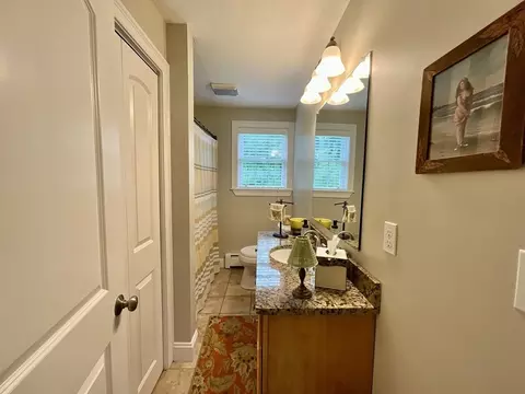 Bath - 10 Burnap Rd, Sutton, MA 01590 photo 1 of 2