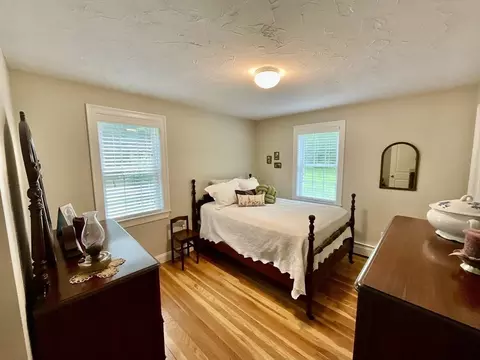 Bedroom - 10 Burnap Rd, Sutton, MA 01590 photo 3 of 4
