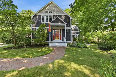 2 Coombs Cir #1, Newburyport, MA 01950
