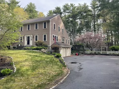 5 Dawn Way, Carver, MA 02330