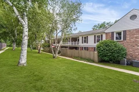 30 Halifax Ct #G, Springfield, MA 01108
