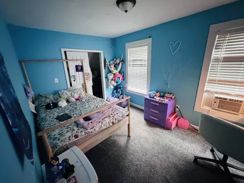 Bedroom - 17 Winthrop St, Worcester, MA 01604 photo 10 of 10
