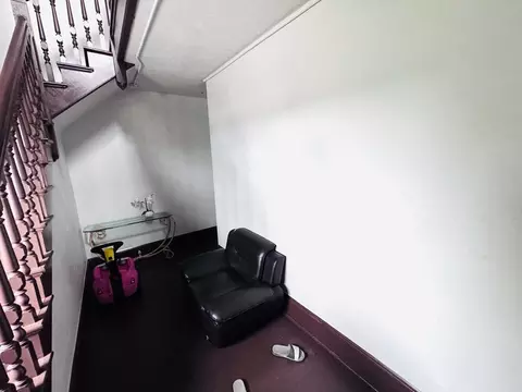 Entry Way - 17 Winthrop St, Worcester, MA 01604 photo 2 of 3
