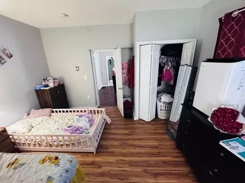 Bedroom - 17 Winthrop St, Worcester, MA 01604 photo 3 of 10