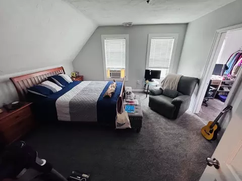 Bedroom - 17 Winthrop St, Worcester, MA 01604 photo 5 of 10