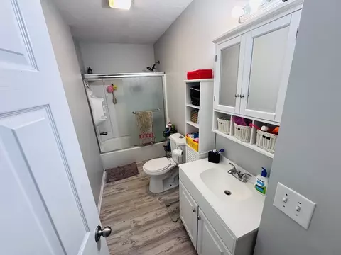 Bath - 17 Winthrop St, Worcester, MA 01604 photo 1 of 2