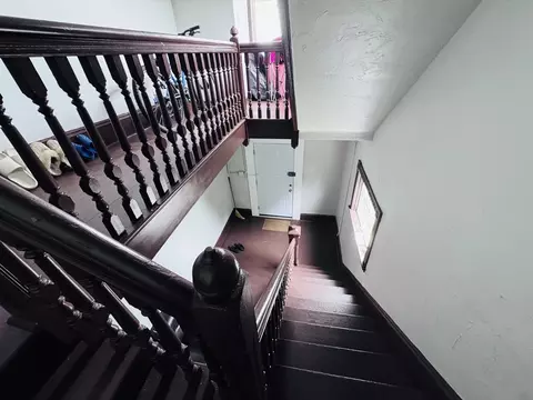 Entry Way - 17 Winthrop St, Worcester, MA 01604 photo 1 of 3