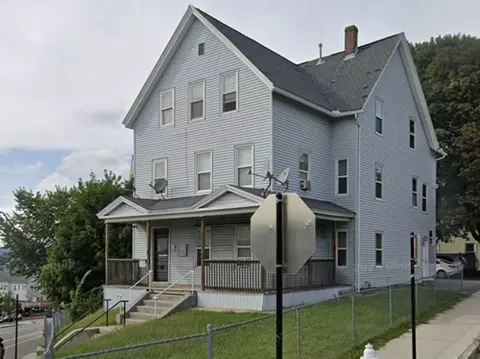 Exterior - 17 Winthrop St, Worcester, MA 01604 photo 3 of 3