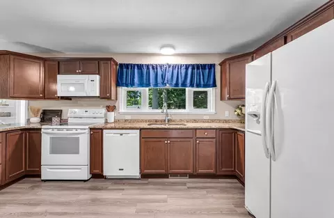 114 Fenway Dr, Springfield, MA 01119 photo 13