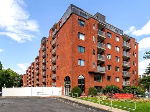 8 9th #411, Medford, MA 02155