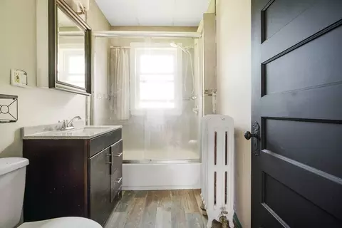 Bath - 692 Walnut St, Fall River, MA 02720 photo 2 of 3