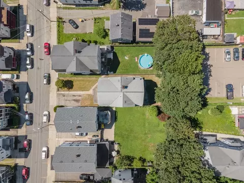 View/Area - 692 Walnut St, Fall River, MA 02720 photo 3 of 5