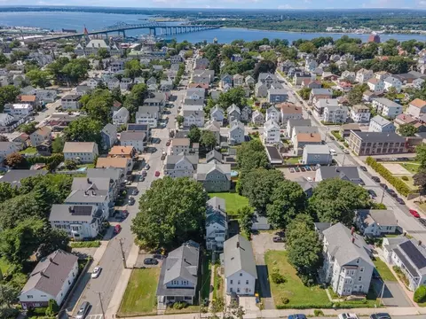 View/Area - 692 Walnut St, Fall River, MA 02720 photo 5 of 5