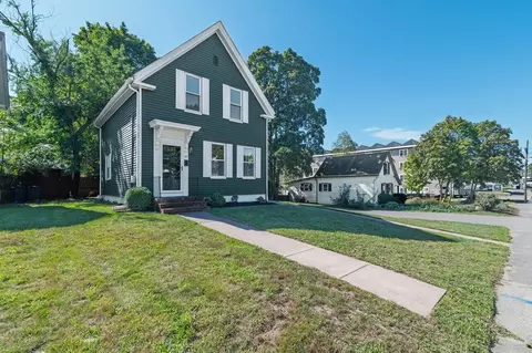 107 E Water St, Rockland, MA 02370