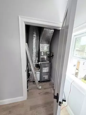 Entry Way - 9 Maxwell, Worcester, MA 01607 photo 6 of 10