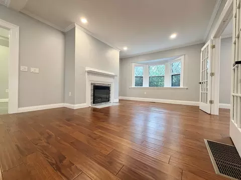 Living - 21 Maple St, Arlington, MA 02476 photo 6 of 12