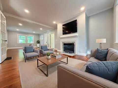 Living - 21 Maple St, Arlington, MA 02476 photo 8 of 12