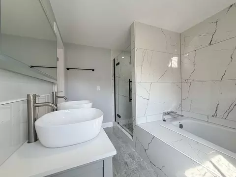 Bath - 21 Maple St, Arlington, MA 02476 photo 3 of 6