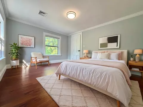 Bedroom - 21 Maple St, Arlington, MA 02476 photo 2 of 3