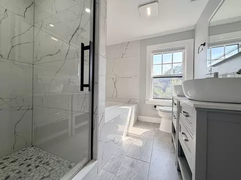 Bath - 21 Maple St, Arlington, MA 02476 photo 2 of 6